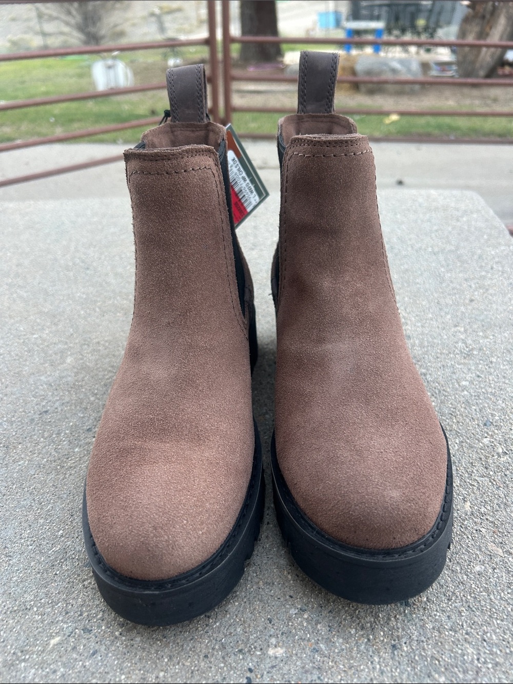 Ariat Womens Wexford Lug Chelsea Boot H20 10047004 Size 7 - Picture 3 of 8